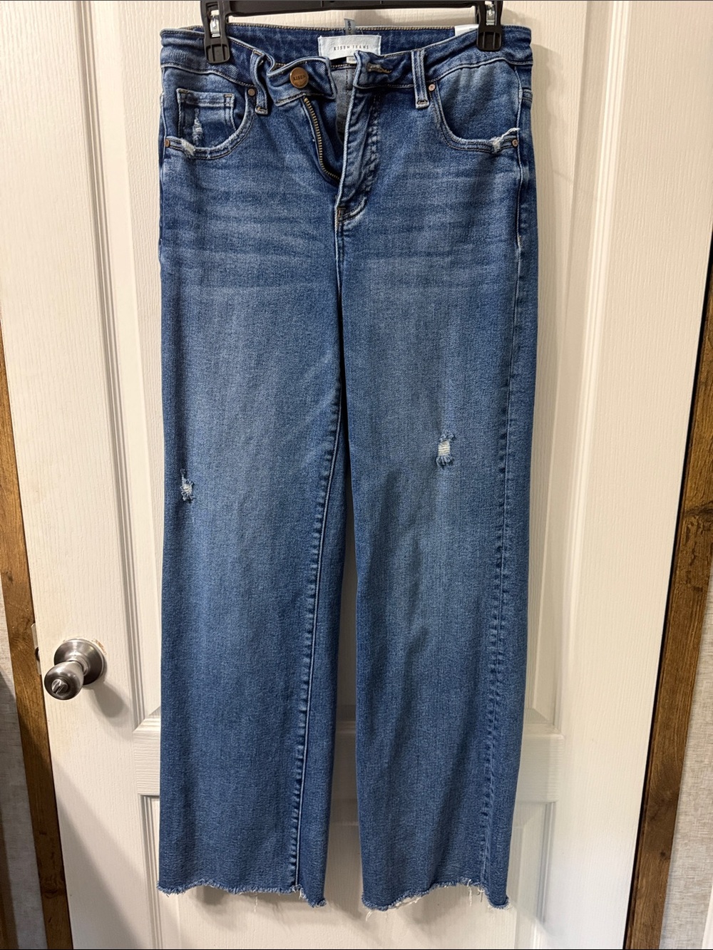 High-Rise Wide Leg Jeans in Medium Blue - Women